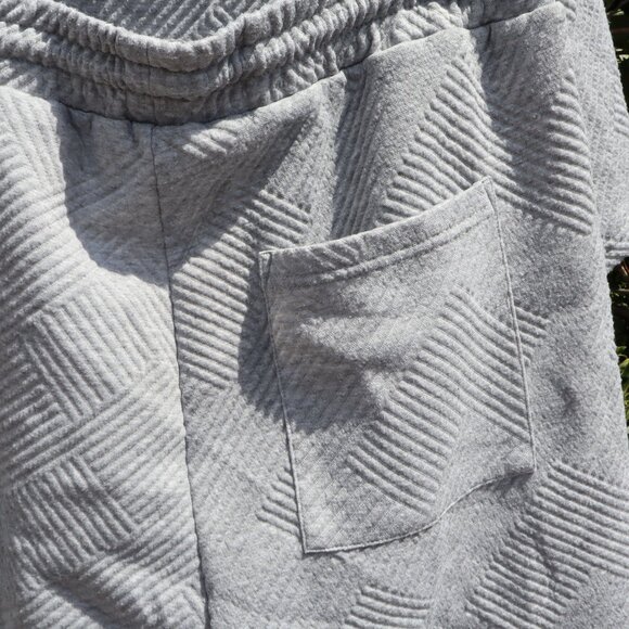 Geometric T-shirt and Short Set - Picture 6 of 11